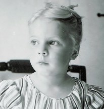 1947-2 Minnie the cat and B's b'day02052014 (2)